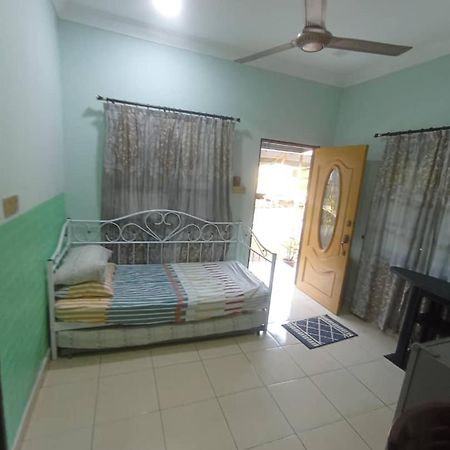 Homestay Sri Ladang Kuala Terengganu Exterior foto